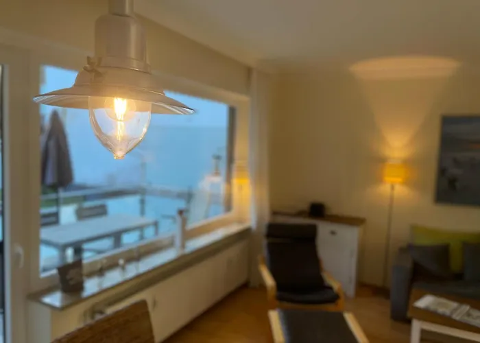 Zur Kleinen Insel TOP Lage 3 Min zum Strand, Blick in den Wald, perfekt für Paare und Familien mit Strandkorb -Hauptsaison- und Parkplatz Timmendorfer Strand